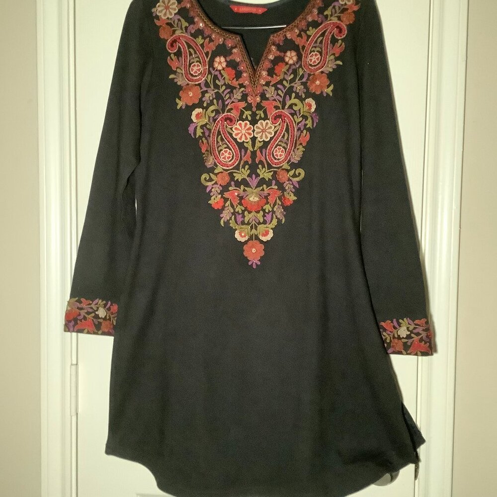 Lakshita Black Knee length geometrical embroidered dress